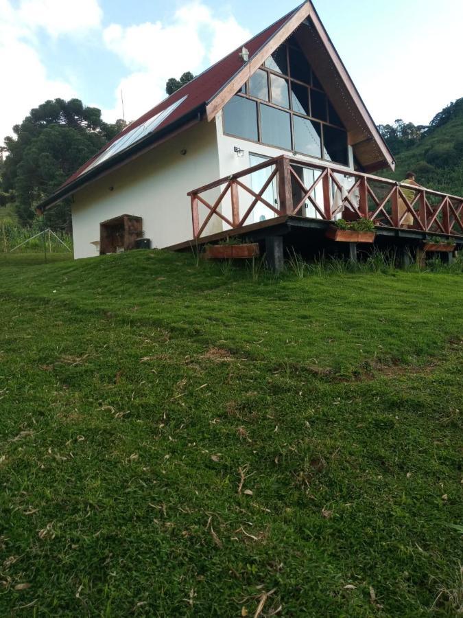 Villa Chale Com Vidros E Hidromassagem São Bento do Sapucaí Esterno foto