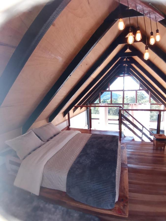 Villa Chale Com Vidros E Hidromassagem São Bento do Sapucaí Esterno foto